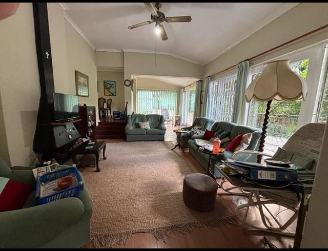 3 BEDROOM HOUSE FOR SALE IN COWIES HILL